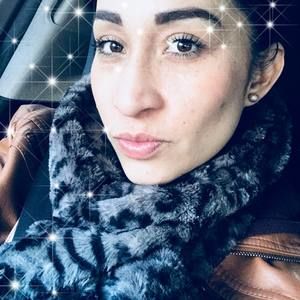 Meet your Posher, Adriana